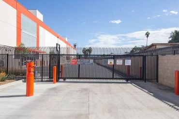 Public Storage - 7660 Balboa Blvd Van Nuys, CA 91406