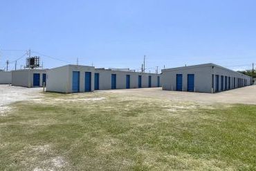 Radiant Storage - 6111 Gulfway Drive Groves, TX 77619