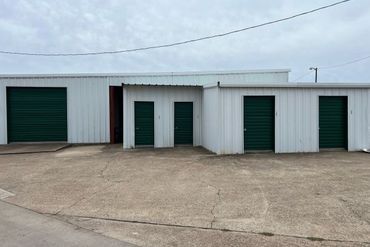 Safe and Secure Storage of Hewitt - 1600 West Spring Valley Road Hewitt, TX 76643