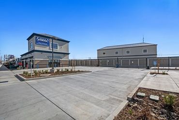 Shield Storage - 8240 Folsom Boulevard Sacramento, CA 95826