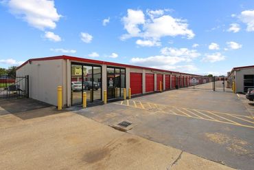 Small Town Storage - 9900 Rowlett Road Houston, TX 77075
