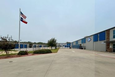 Solid Ground Storage - 505 U.S. 290 Elgin, TX 78621
