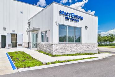 SPACE 2 STORE Self Storage - 2036 De Navarra Parkway Cape Coral, FL 33909
