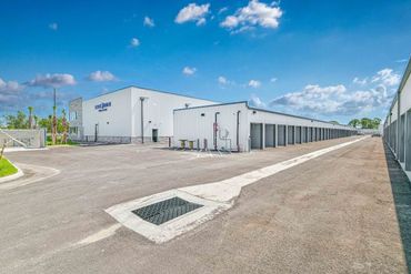 SPACE 2 STORE Self Storage - 2036 De Navarra Parkway Cape Coral, FL 33909