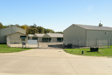 Storage Rentals of America - 804 Vernon Valley Drive Cedar Rapids, IA 52403