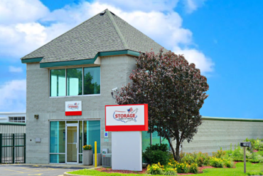 Storage Rentals of America - 740 Washington Street Woodstock, IL 60098