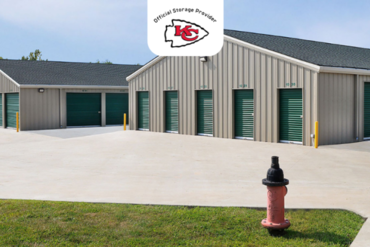 StorageMart - 9200 N Oak Trafficway Kansas City, MO 64155
