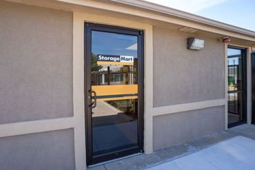StorageMart - 9200 N Oak Trafficway Kansas City, MO 64155
