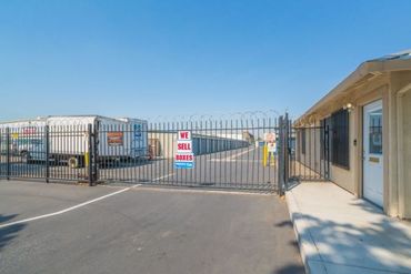 Stuff N Storage - 1139 Vanderbilt Circle Manteca, CA 95337