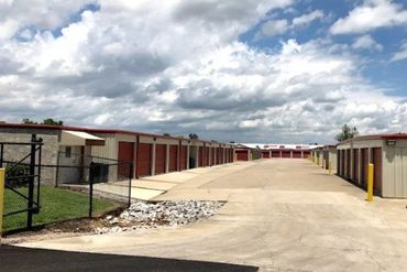 Three Springs Storage Bowling Green, Kentucky - 1210 Three Springs Road Bowling Green, KY 42104