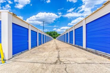 Fayetteville Storage on Yadkin Road - 4610 Yadkin Road Fayetteville, NC 28303