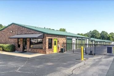 Storage Star - 2589 West Clemmonsville Road Winston-salem, NC 27127