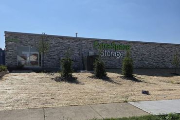 Extra Space Storage - 15920 Borio Drive Crest Hill, IL 60403