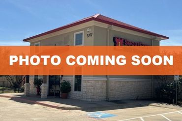 Public Storage - 3031 Equestrian Ln Grand Prairie, TX 75052