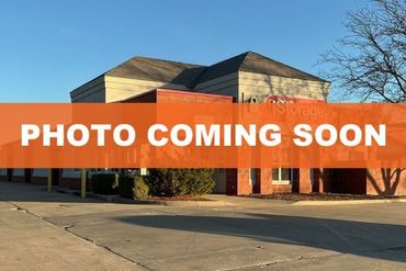 Public Storage - 13371 Blackbob Rd Olathe, KS 66062