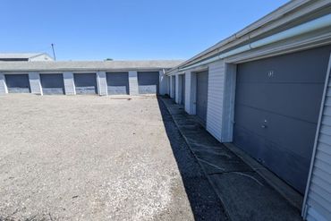 Dove Storage - 59 Oak Knoll Drive Southeast Hubbard, OH 44425