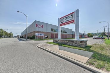 Moove In Self Storage - 651 South Richland Avenue York, PA 17403