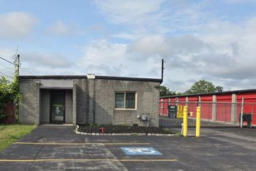 Extra Space Storage - 901 Hiawatha Boulevard West Syracuse, NY 13204