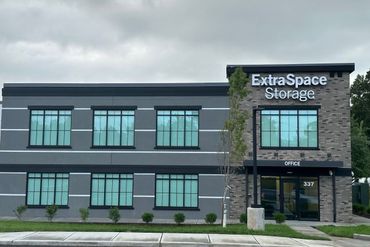 Extra Space Storage - 337 East Main Street Branford, CT 06405