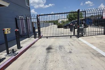 Extra Space Storage - 10915 Nacogdoches Road San Antonio, TX 78217
