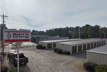 Investment Real Estate Management - Moove In Self Storage - Moove In - Pinehurst - 7500 U.S. 15 West End, NC 27376