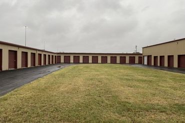 Lancrow Self Storage - 1409 North Plaza Drive Granbury, TX 76048