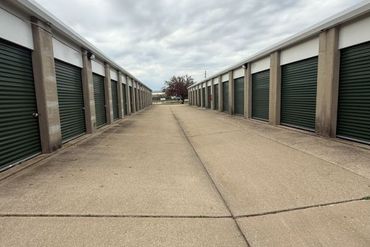 Storage Star - 2809 Lager Drive Champaign, IL 61822