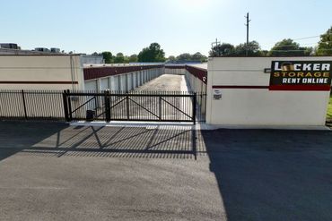Locker Storage Broken Arrow - 736 West New Orleans Street Broken Arrow, OK 74011