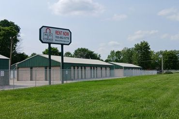 Miles of Storage - 401 Porterfield Avenue Richmond, IN 47374