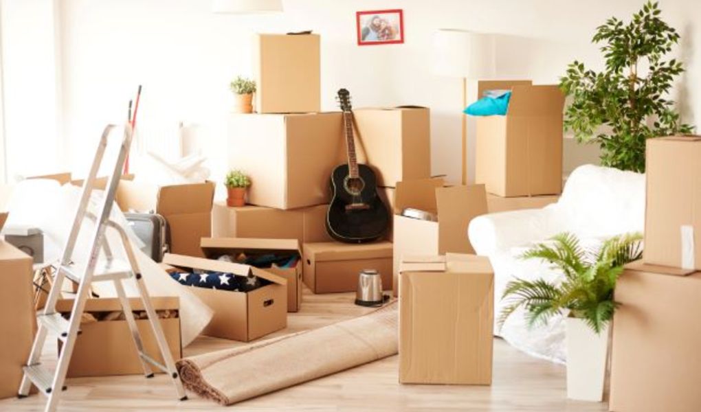 10 Things to Declutter Before You Move (And What to Put in Storage Instead)